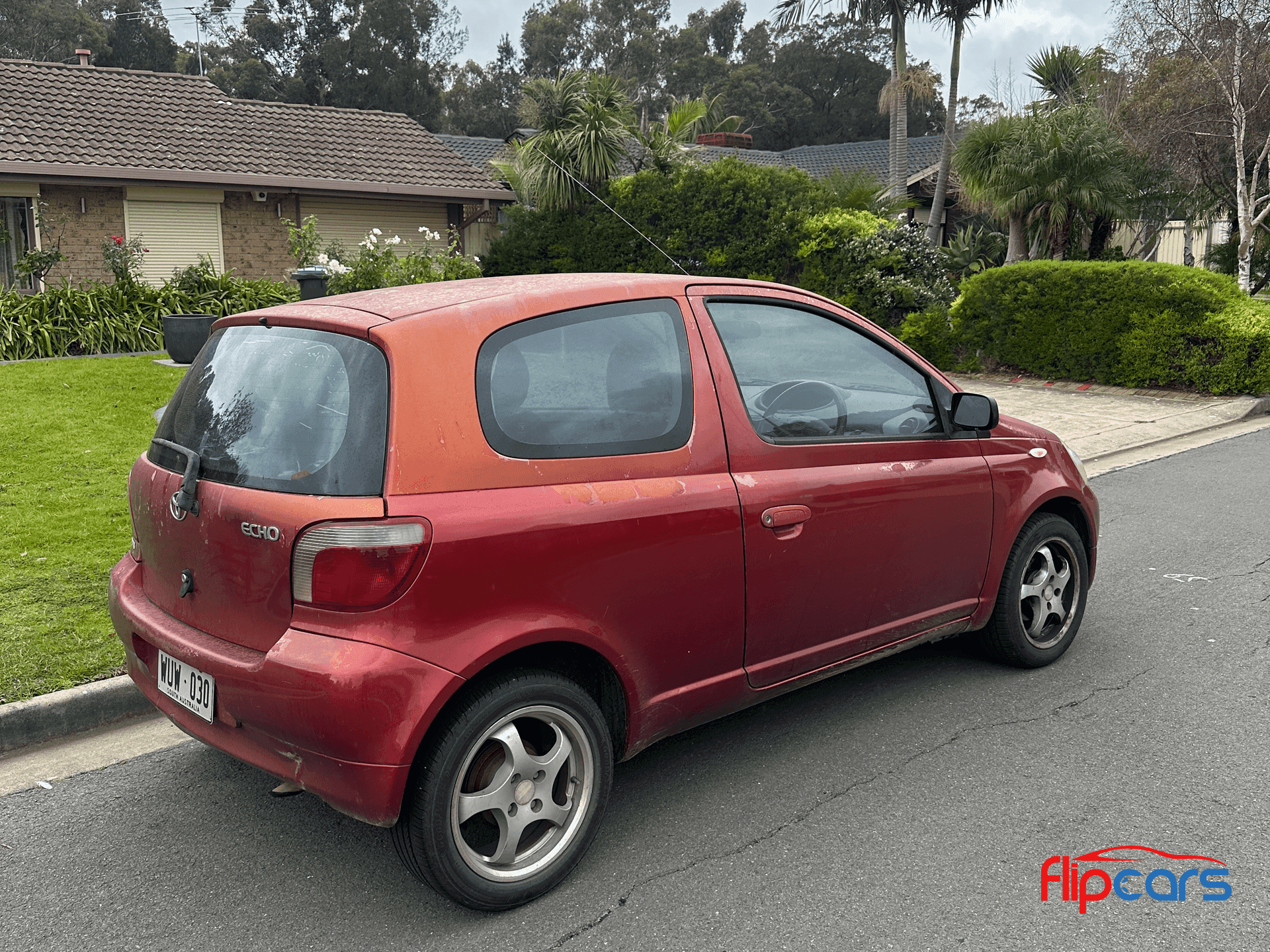 2004 Toyota COROLLA Hatchback - Thumbnail 3